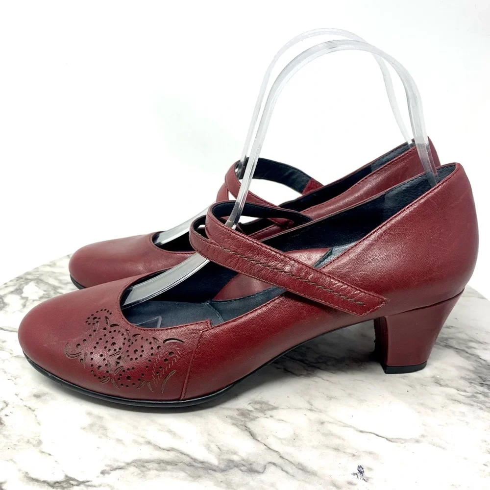 Umberto Raffini Red Leather Comfort Mary Janes 39.5 Retro Whimsigoth Avant Garde